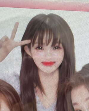 Jeon So-yeon Instagram - 🦋