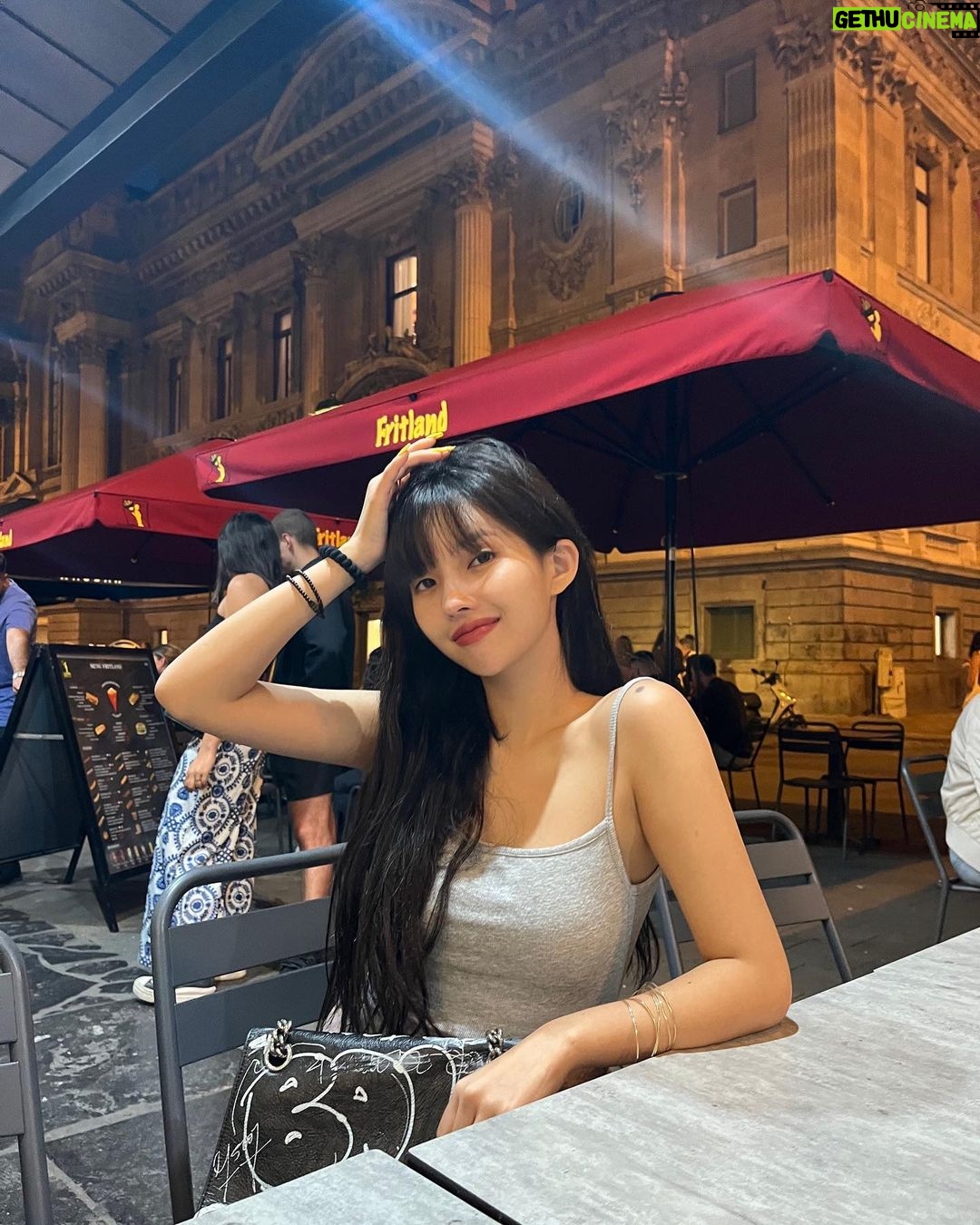 Jeon So-yeon Instagram - Brussels 🍫 see you again ✈️ Brussels,Belguim