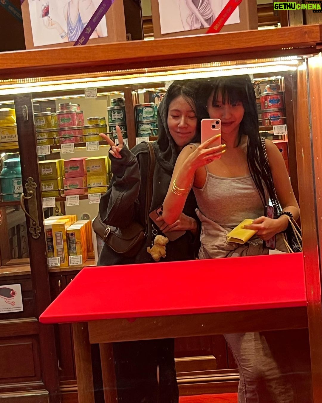 Jeon So-yeon Instagram - 북적북적 Brussels,Belguim