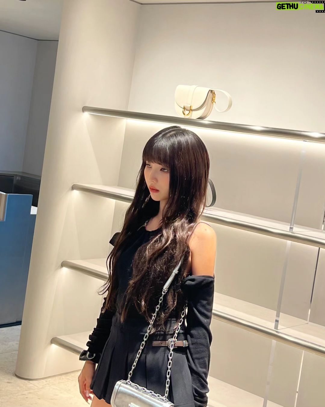 Jeon So-yeon Instagram - #광고 #CharlesKeithFW23 #CharlesKeith_KR #찰스앤키스