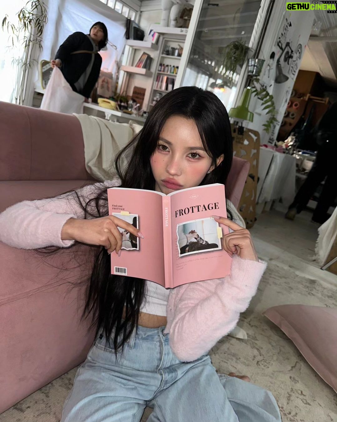 Jeon So-yeon Instagram - @toocoolforschool_official 💌💕 감사합니다 헤헿