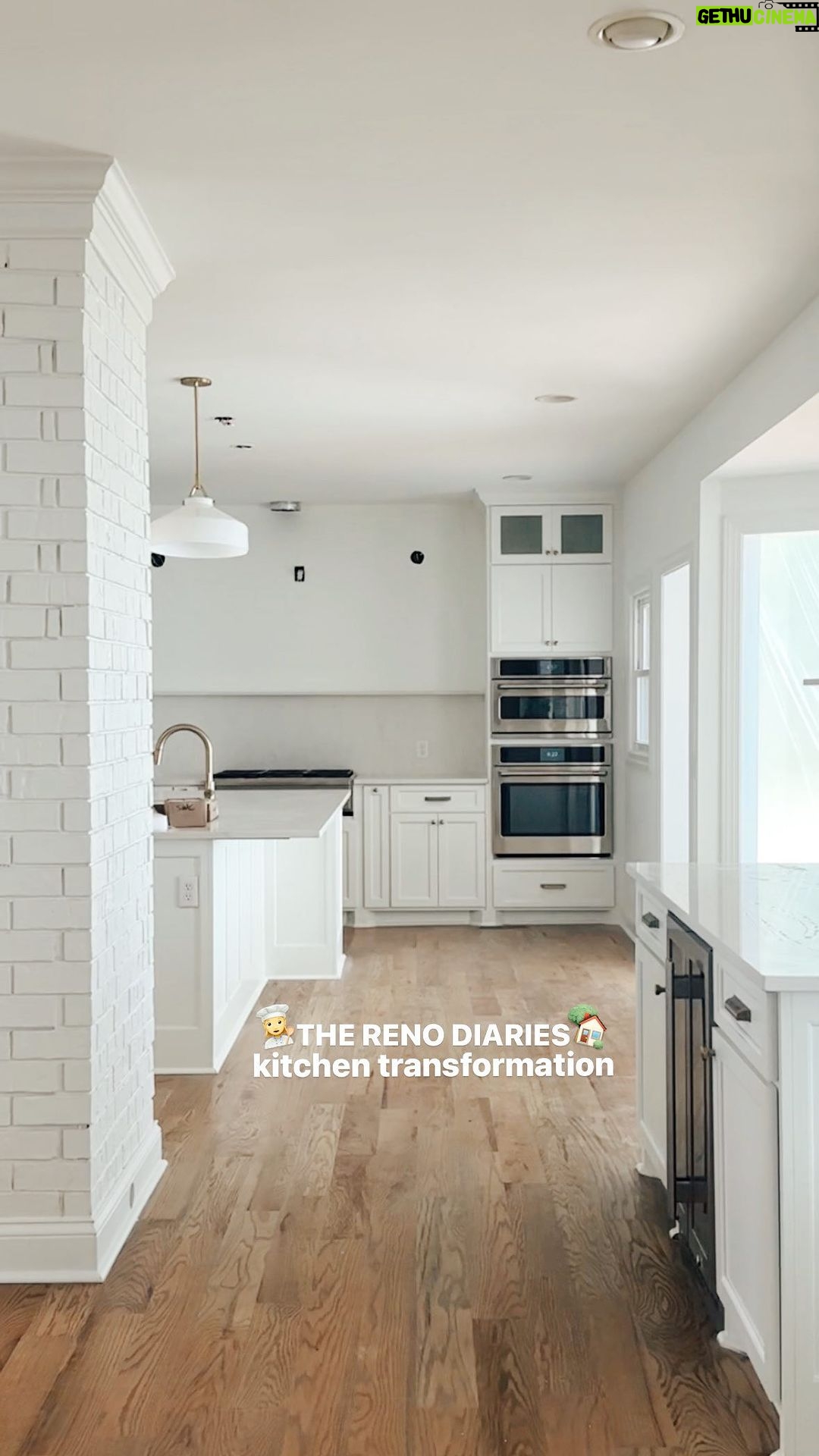 Jess Conte Instagram - RENO DIARIES 🏡 the kitchen countertops are in!!!