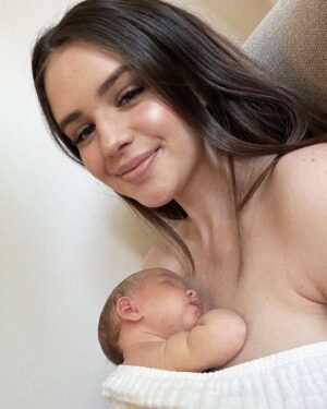 Jess Conte Instagram - two weeks with my little honey 🫶
