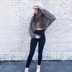 Jess Conte Instagram – we’re officially halfway!! 👶🏼💛