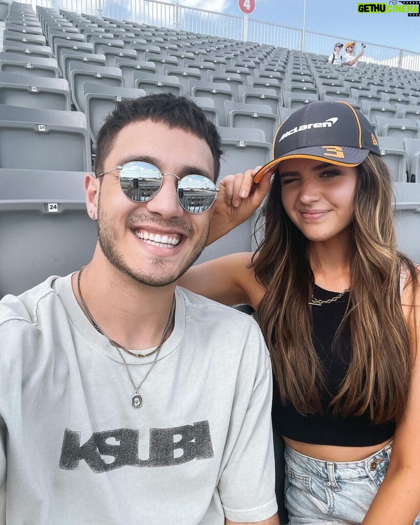 Jess Conte Instagram - HAPPY BIRTHDAY to the love of my life ☺️💛 so happy to be here watching you watch the love of your life 🤪 but really, you are such a blessing and joy to everyone around you and i’m so grateful that i get to be the one doing life with you, love you forever 💘💘
