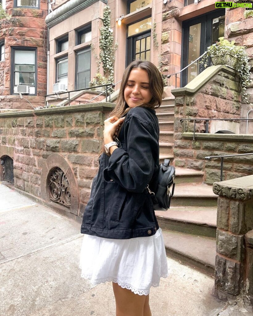 Jess Conte Instagram - “new york, new york. the city so nice they named it twice” - michael scott Manhattan, New York