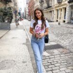 Jess Conte Instagram - helllllooooo new york! (guess the movie 👩🏼🤪) Manhattan, New York