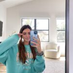 Jess Conte Instagram - i’ve lived in the states for 4.5 years now…i think it’s time for @gabrielconte to take me to a classic american sports game right?! 🤪🤠 what should we go to?! 🏀🏈⚾️ #dermalogicapartner