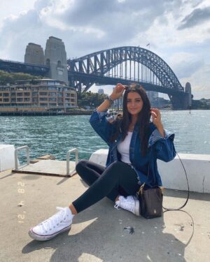 Jess Conte Instagram - HOME 🥲💛🇦🇺 next stop: my family!!