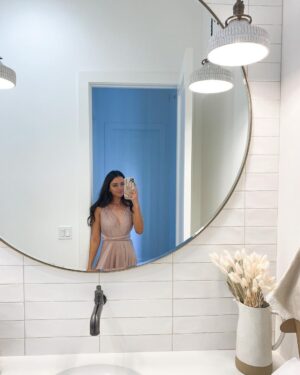 Jess Conte Instagram - when you couldn’t make it to australia for your besties wedding but she sends you your bridesmaids dress anyway 🥺🥲 made me feel so special!