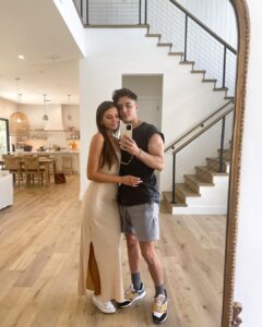 Jess Conte Instagram - 5 years ago 💍