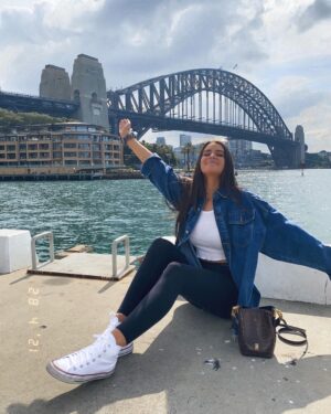 Jess Conte Instagram - HOME 🥲💛🇦🇺 next stop: my family!!