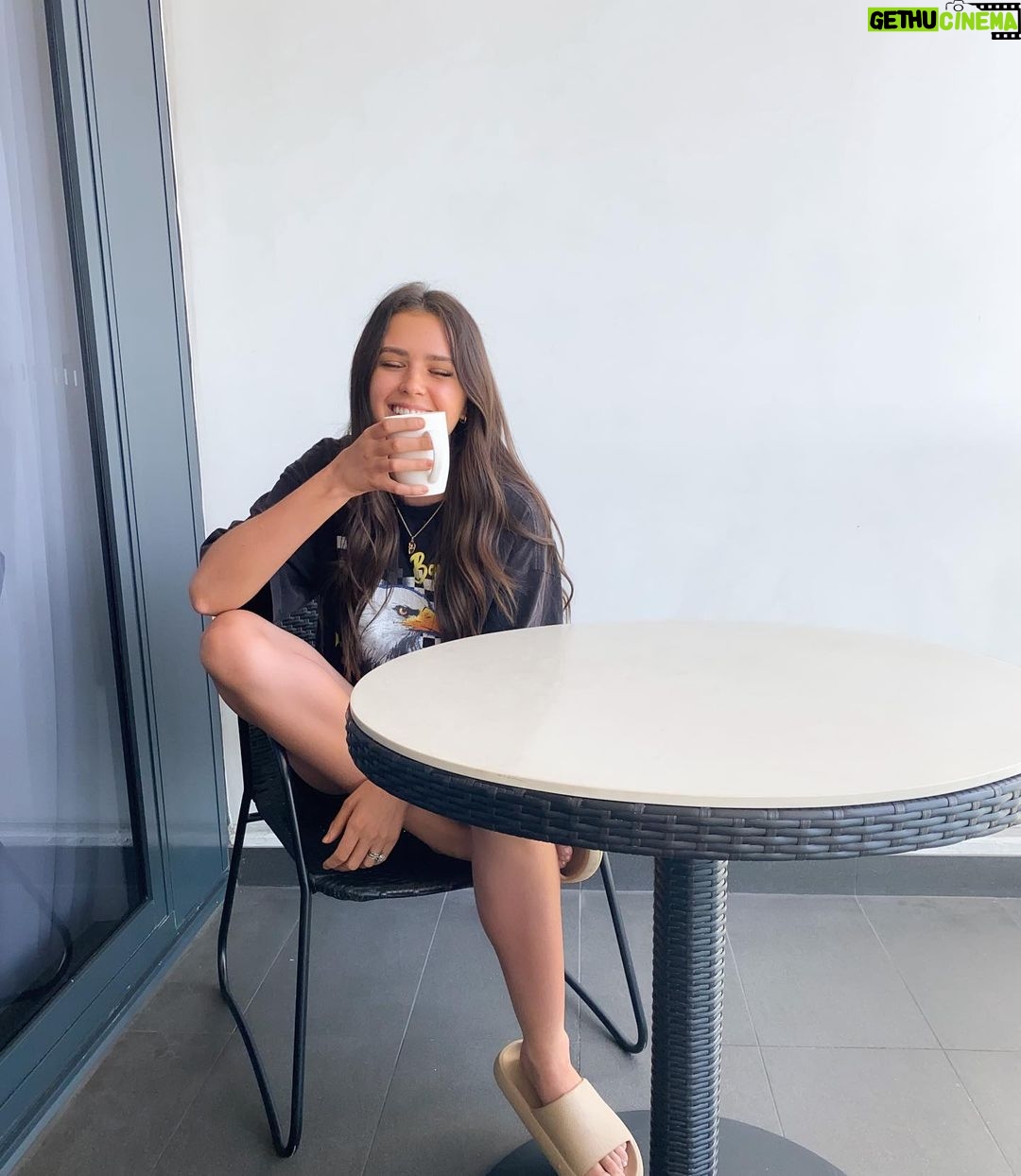 Jess Conte Instagram - day 2/14! iโve been spending so much time out here. we feel sooo grateful to have a balcony, fresh air and sunshine ๐ฅฒ๐๐ผ itโs all going great though! a lot of monopoly deal, reading and tea ๐