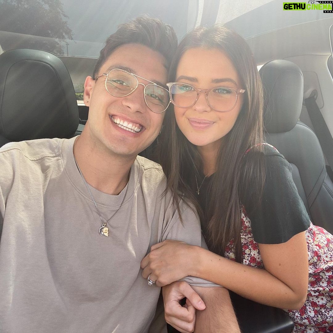 Jess Conte Instagram - the contes got some glassies 🤓🤓