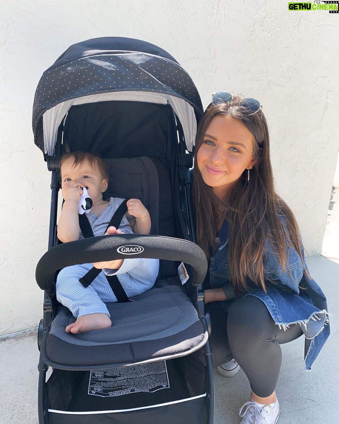 Jess Conte Instagram - just tryna be the cool auntie & unc 👫