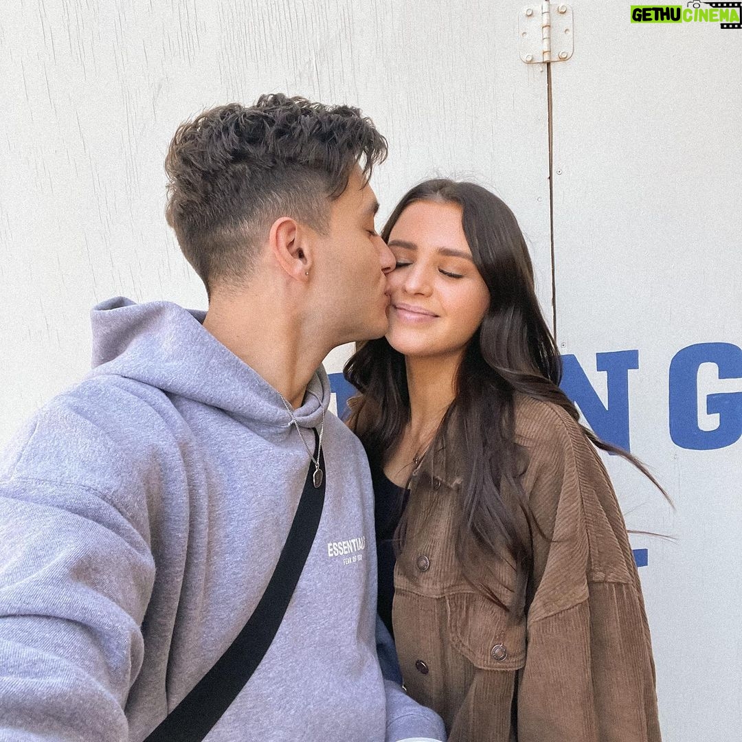 Jess Conte Instagram - yesterday marked 5 years of you + me π₯° well...technically 5 years since our first kiss, but since neither one of us officially asked the other out (still waiting @gabrielconte π€ͺ) we claimed that day as the one to celebrate π happy 5 years my lovey:)