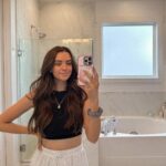 Jess Conte Instagram - the past few weeks —— thank you for all of the support & preorders on my guided journal 🥹 i’m SO excited for you to start filling it out!!! + this time of year is so sweet with a little babe, she makes the most simple things so much fun. she’s truly brought so much joy into our lives 🥲 lastly, gabe’s R2-D2 has become a permanent part of the christmas decor 🫣🤭