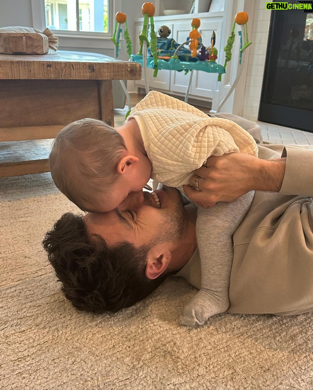 Jess Conte Instagram - out of all the things you’re good at, being makaiah’s dad is my favourite 🥹 love you @gabrielconte 🩷