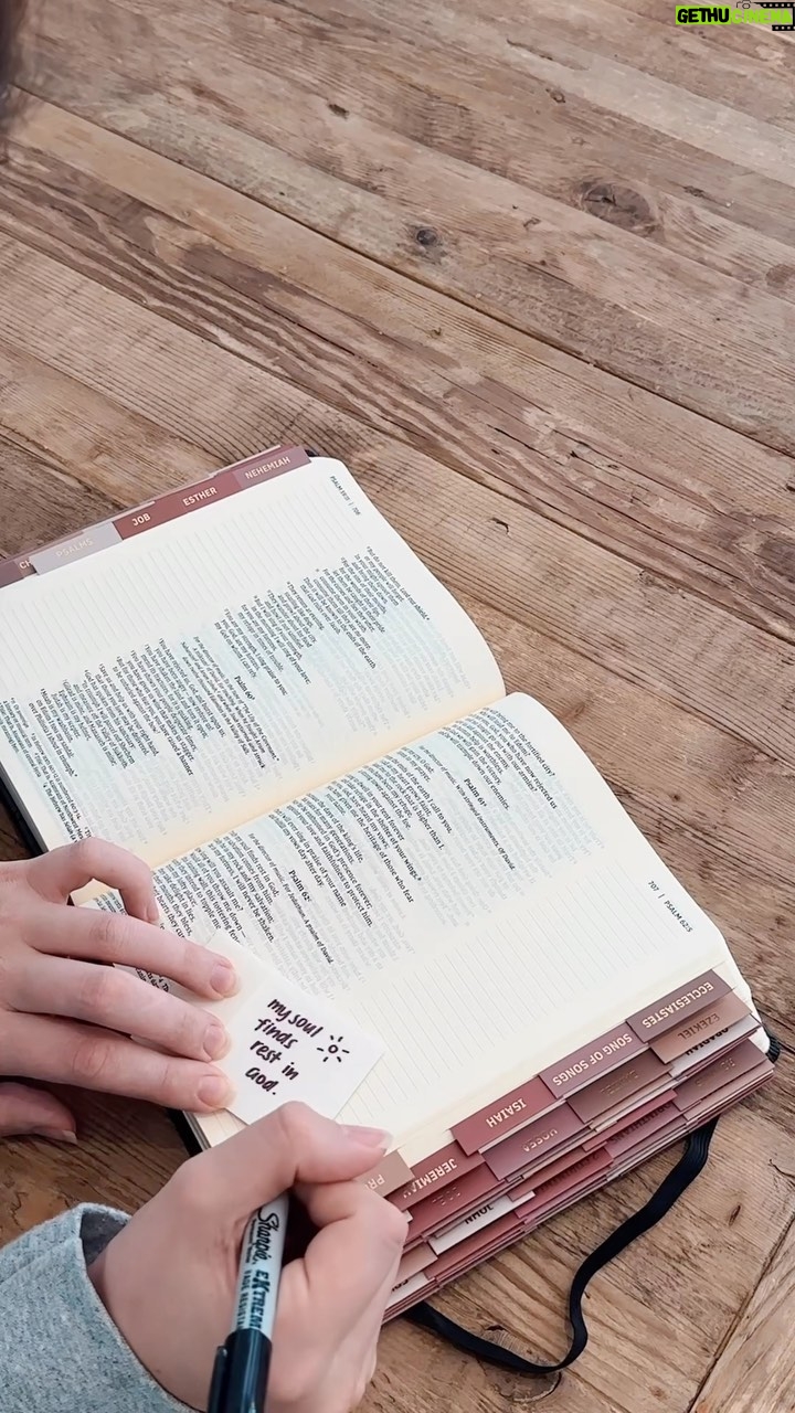 Jess Conte Instagram - set up my new bible with me 💓 all my supplies are in my bio!