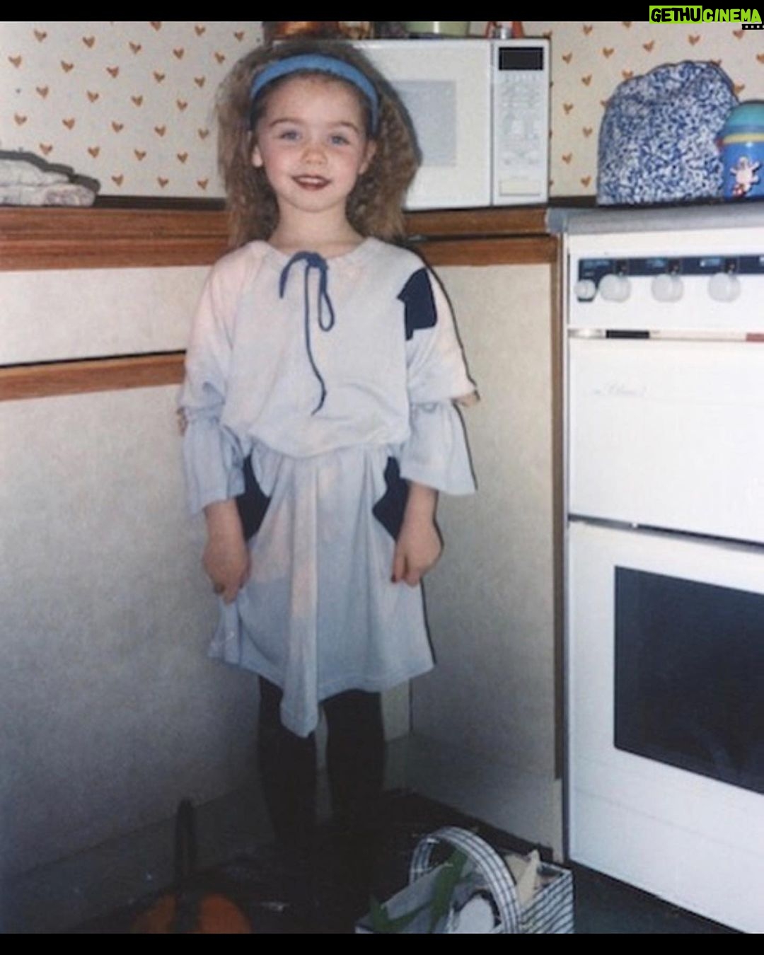 Jessica Barden Instagram - Reminder that on world book day my mum sent me as the poor version of Cinderella 👽