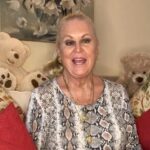 Jessica Barden Instagram - @kimwoodburn this is the best birthday gift of my whole life thank you @ashleycockrellhair what more can a girl ask for than a personal message from the queen of clean