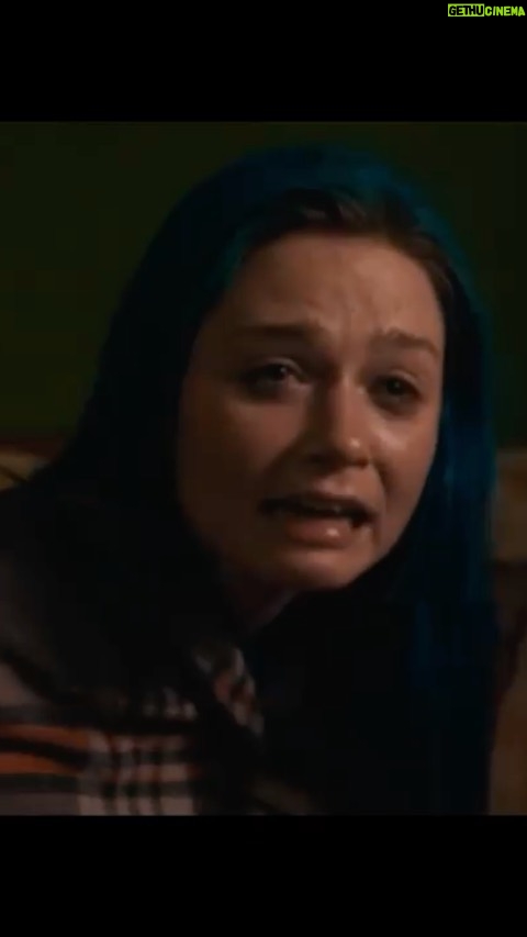 Jessica Barden Instagram - MAY 8th YOU CAN FINALLY WATCH @pinkskiesaheadmovie on @mtv I can’t believe I am in a movie that’s Guna be on mtv because my family actually knows what it is and can find the channel. Proud of you @kellyoxford and the patience you have had the last 10 years.