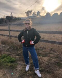 Jessica Barden Instagram - Trying to make Barbour jackets work in California 💅🏼 thank you @alexachungstagram