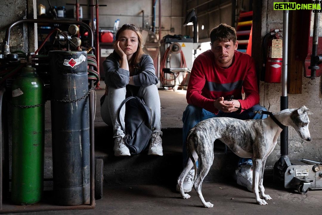 Jessica Barden Instagram - Jungleland is available now to watch at home on @amazonprimevideo Apple TV or direct tv 🦁 thank you for supporting our film thank you 😭