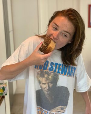 Jessica Barden Instagram - I love my birthday ✨🤷🏻‍♀️