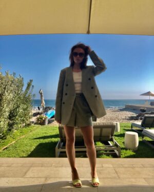 Jessica Barden Instagram - Did not dress up since February so I’m Guna take this self indulgent moment. I wanted this @thefrankieshop suit for months and months and I love it ❤️