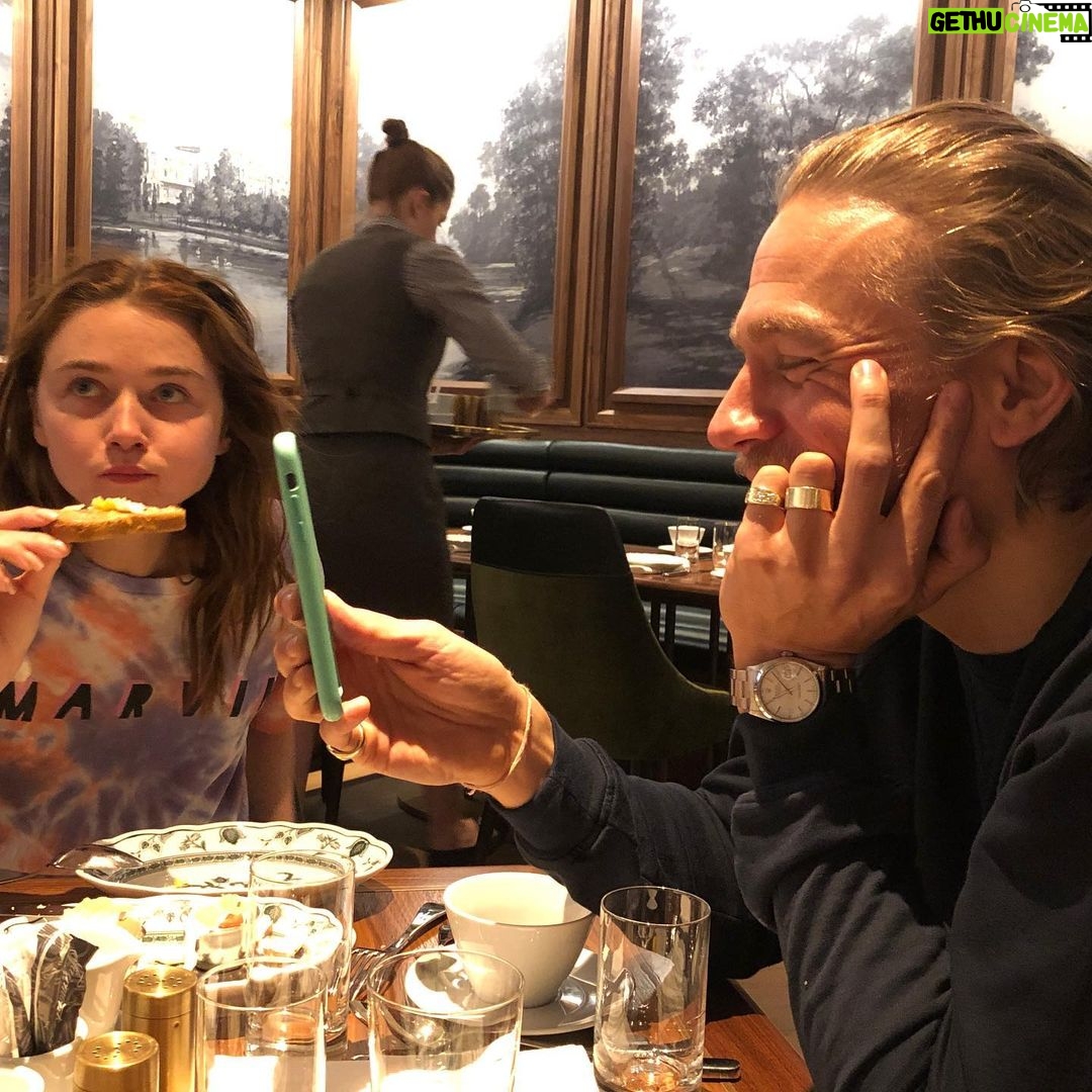 Jessica Barden Instagram - More pictures from normal life. Dead at picture 4 😂