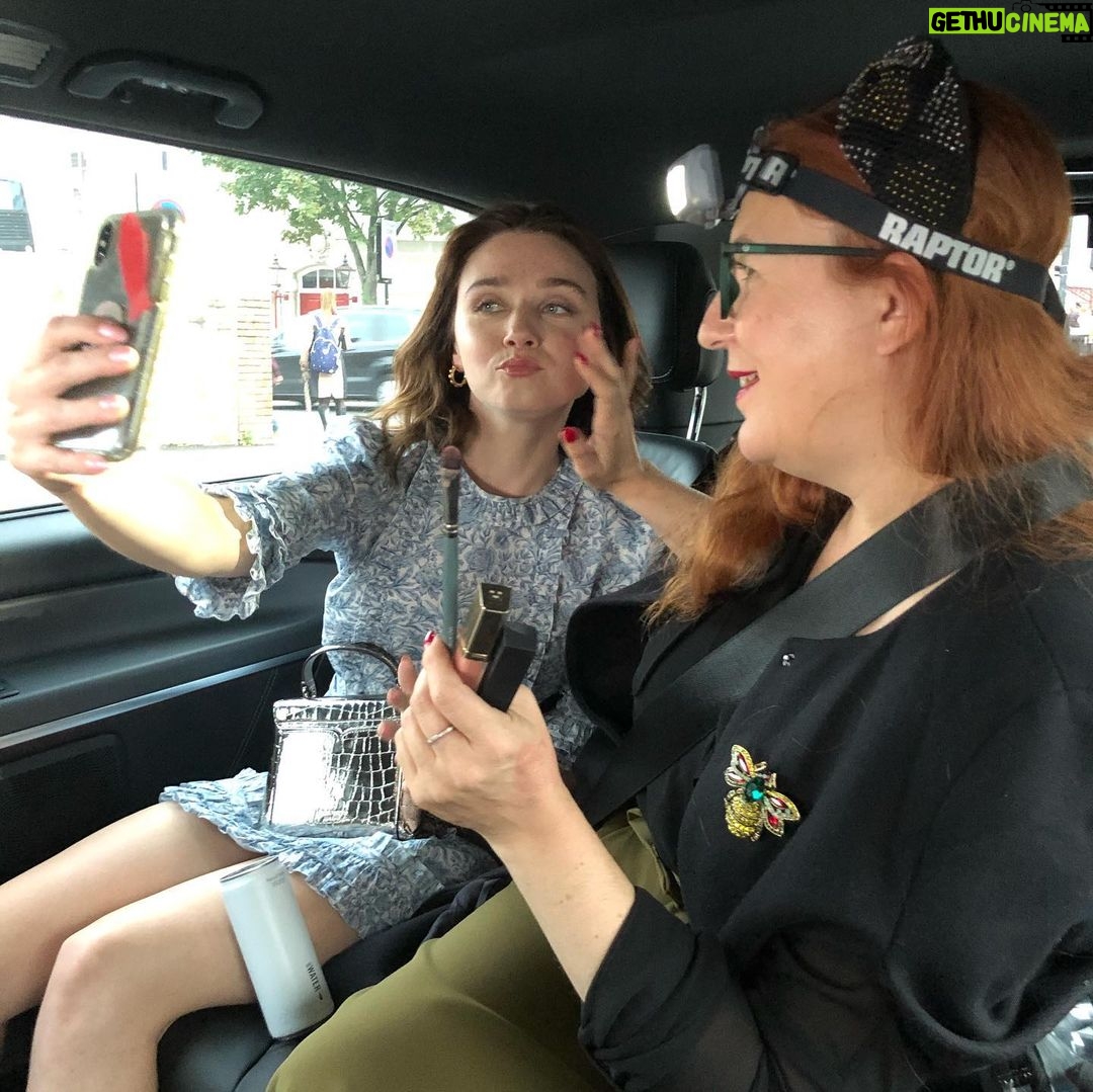 Jessica Barden Instagram - More pictures from normal life. Dead at picture 4 😂