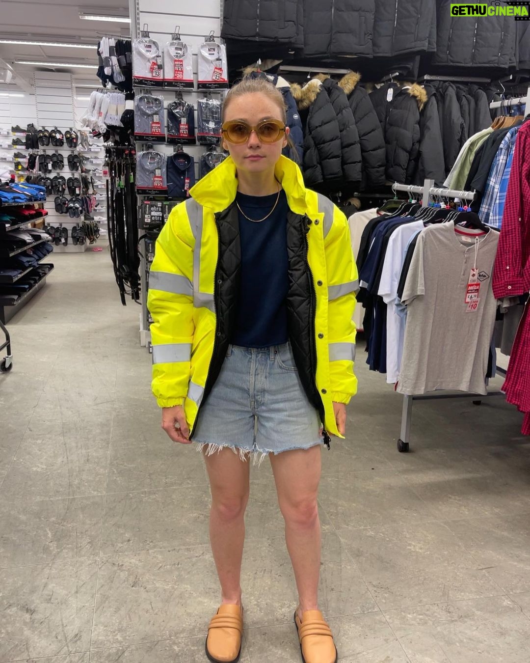 Jessica Barden Instagram - Genuinely love it