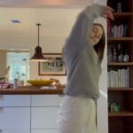Jessica Barden Instagram - Interpretative dance show for my child