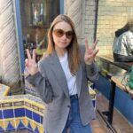 Jessica Barden Instagram - Green card interview outfit was so good