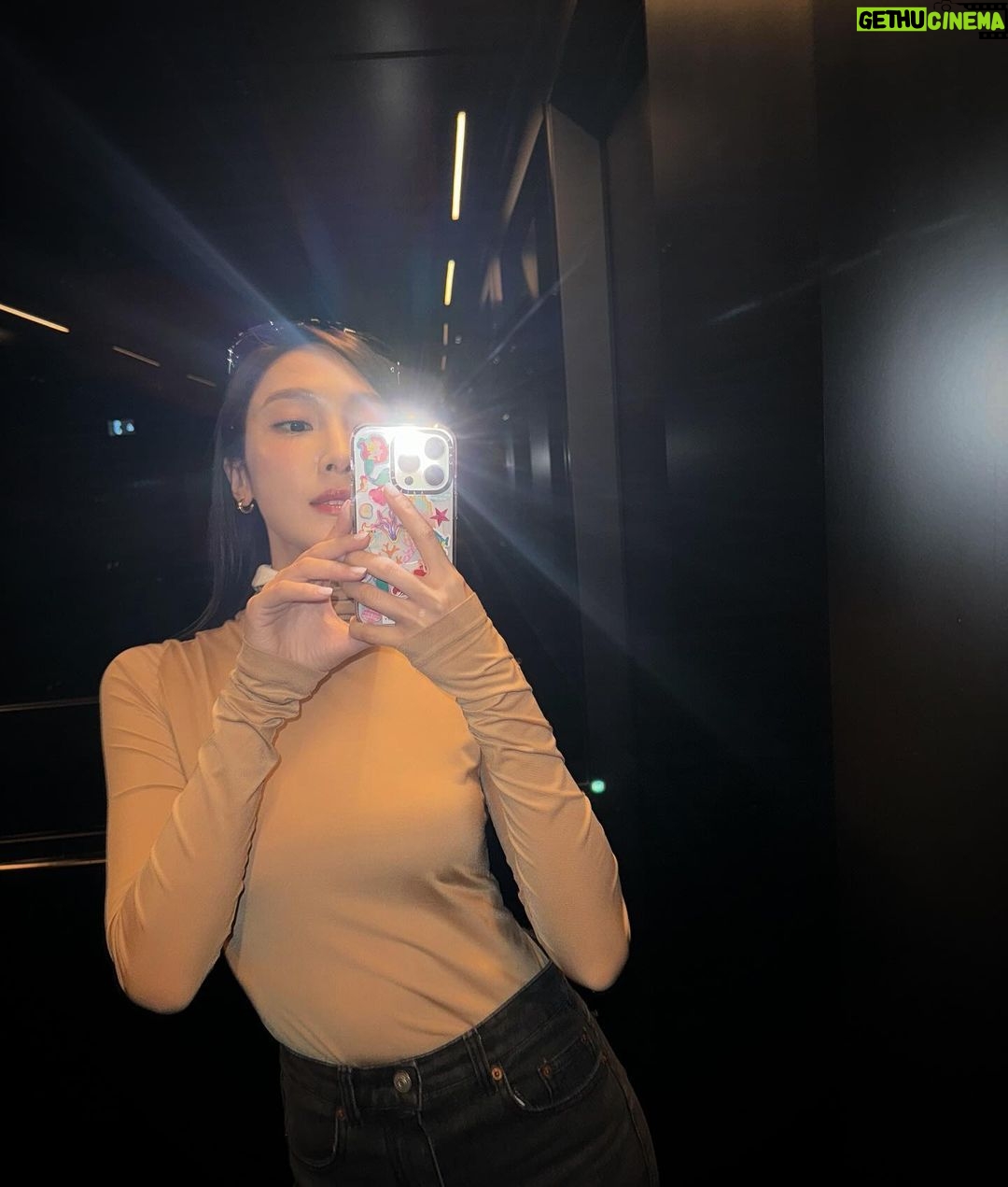 Jessica Jung Instagram - Slow down, take time 🕰️⏳🧸🍪☕️