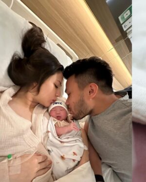 Jessica Mila Instagram - Jatuh cinta (lagi) ❤️

Welcoming our lil MVP to the big league! 👶🏻🎀🥇Only by His grace.