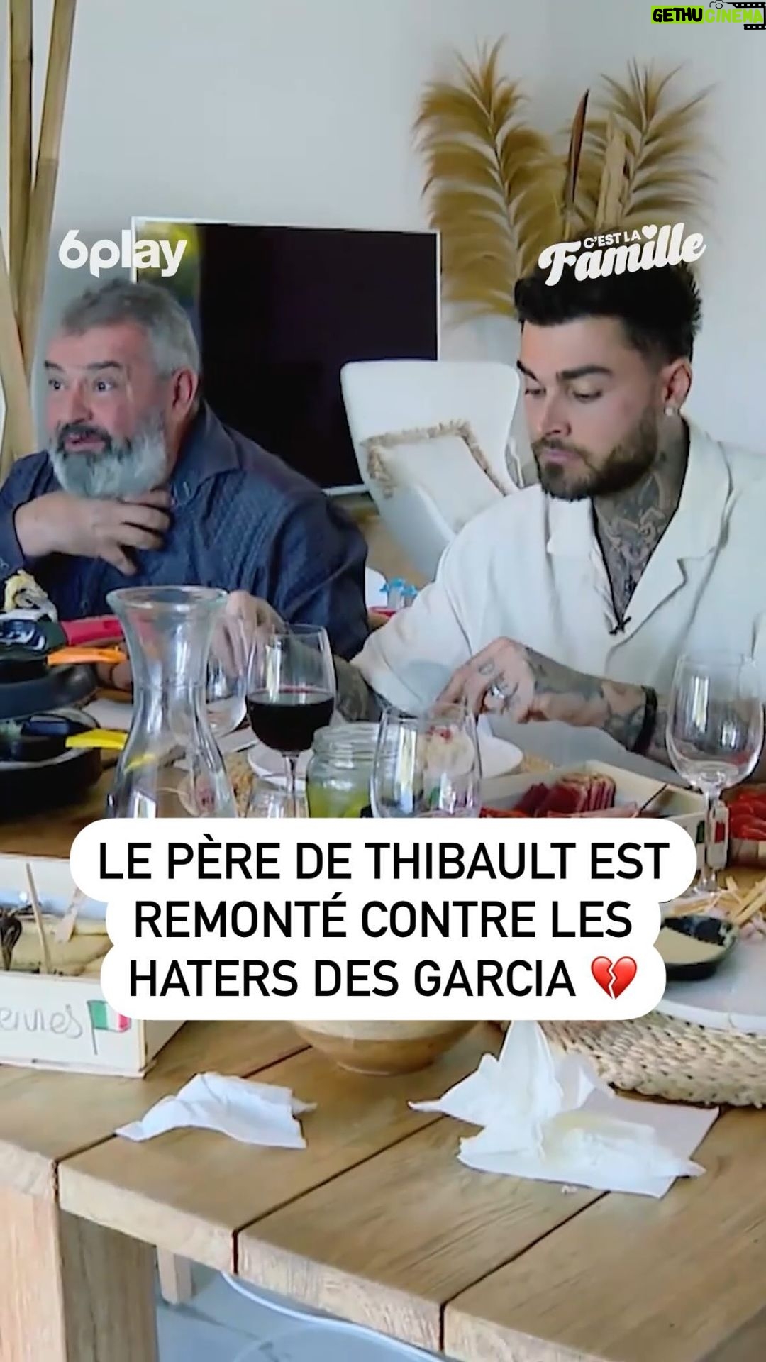 Jessica Thivenin Instagram - "Quand ils parlent des enfants, c’est horrible" 🥺 Le père de @thibaultgarcia ne supporte pas de lire des méchancetés à propos de sa famille "C’est la famille", tous les samedis, 5 nouveaux épisodes exclusivement sur @6play #CLF