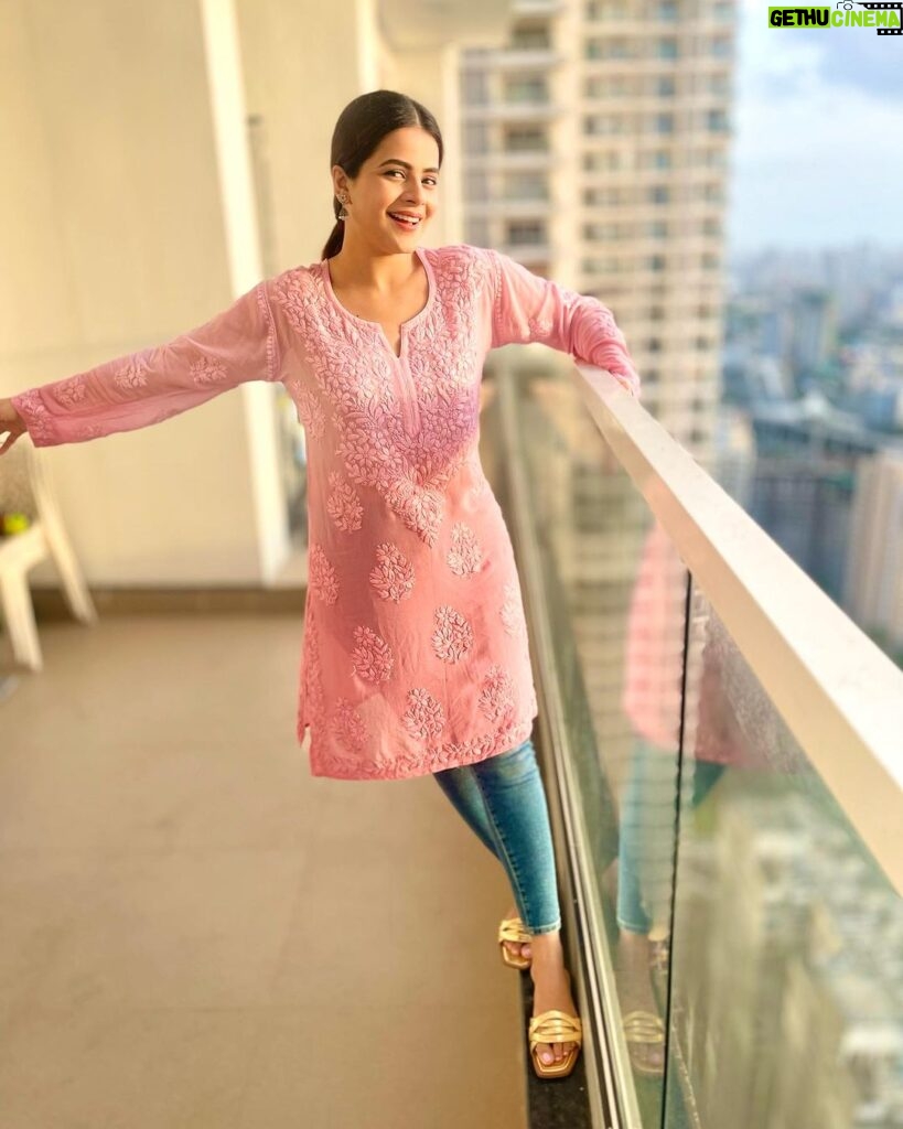 Jigyasa Singh Instagram - 🌸 Outfit: @thechikanlabel Styling: @styling.your.soul Brand Pr: @socialpinnaclepr