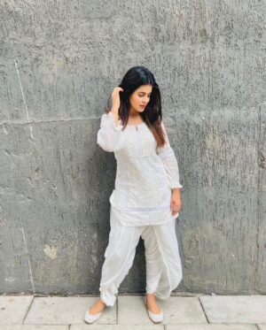 Jigyasa Singh Instagram - सादगी 🕊️

Wearing @labelishnya ♥️