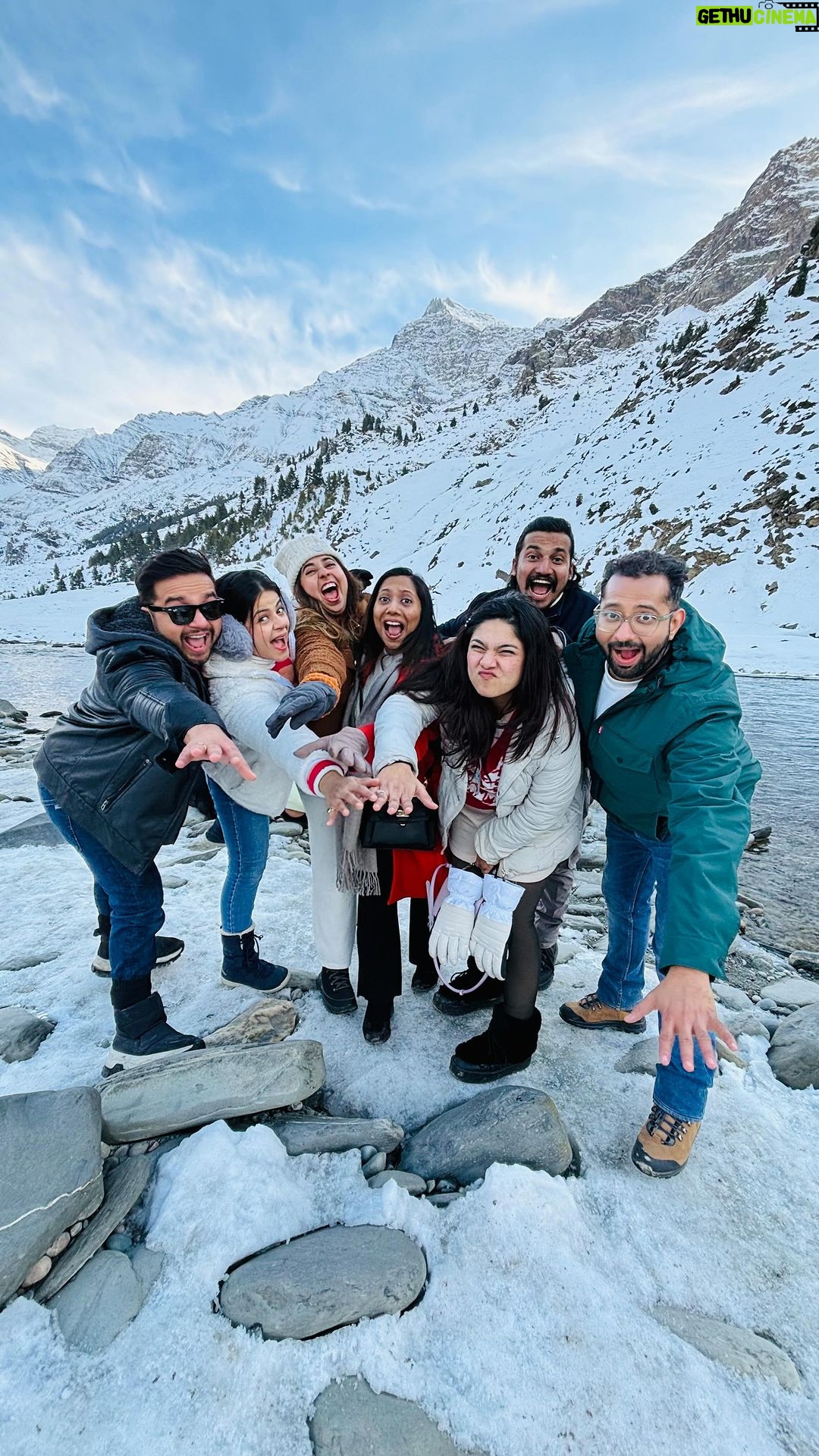 Jigyasa Singh Instagram - Friends explore each other more when they explore places together!