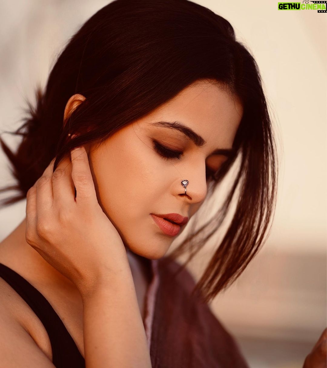 Jigyasa Singh Instagram - Living in a vintage dream. 💭