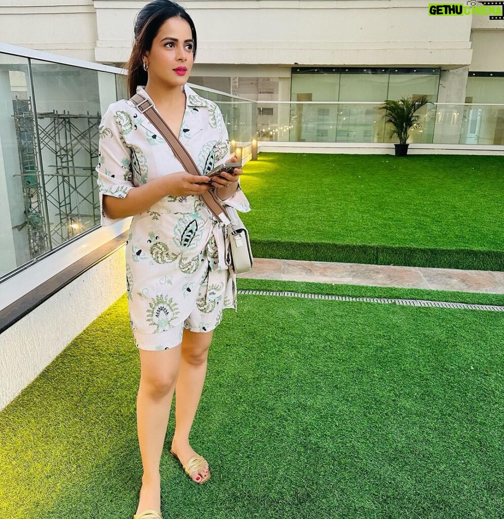 Jigyasa Singh Instagram - Said Yes To The Summer Dress 💁‍♀ Outfit: @athenalifestyle.in Styling: @styling.your.soul Brand Pr : @socialpinnaclepr