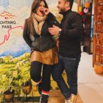 Jigyasa Singh Instagram – Another year of making memories with the ones who makes my heart happy ! 
#2023photodump 

PS: we tried the famous orry pose in the 4th one 🙃