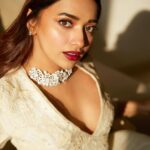 Jiya Shankar Instagram - Last night for ELLE graduates wearing one of my favourites @sahilkochharofficial and jewellery by @aurnia_jewels styled by @krishi1606 and shot by @akshayphotoartist
