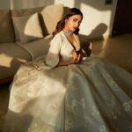 Jiya Shankar Instagram - Last night for ELLE graduates wearing one of my favourites @sahilkochharofficial and jewellery by @aurnia_jewels styled by @krishi1606 and shot by @akshayphotoartist