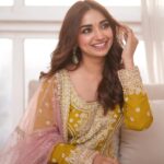Jiya Shankar Instagram - Koi lafzon ke liye baitha raha, kisine aakhein padh li.. Styled by @krishi1606 in @petalsnx photographed by @akphotography_mumbai