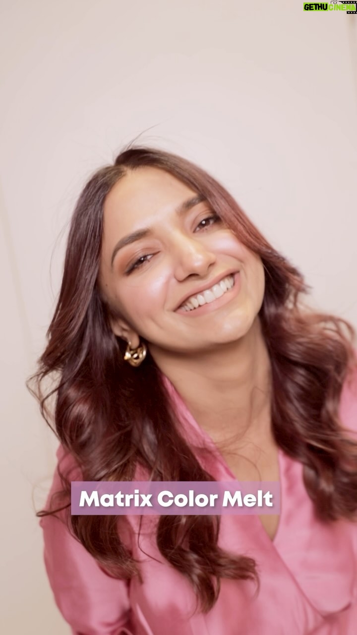 Jiya Shankar Instagram - Get Ready with Me for my best friends wedding💃 I am all set to dazzle in my amazing Cinnamon Spice Melt🎀 . Went with my trusted professionals at Matrix Professional ✨ . Ya’ll can choose from the different hair color melts 💥 Cinnamon, Red, Gold, Mocha, Choco Melt and dazzle the new look! So don’t miss out and head over to a Matrix Salon near you to get your hair colored too!! #Ad @maitrixindia_Inc #DareToMelt #MatrixColorMelt #matrixindia
