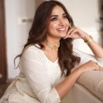 Jiya Shankar Instagram - Ishq hai ye tera, ya teri galti hai ?
