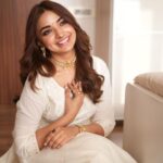 Jiya Shankar Instagram - Ishq hai ye tera, ya teri galti hai ?